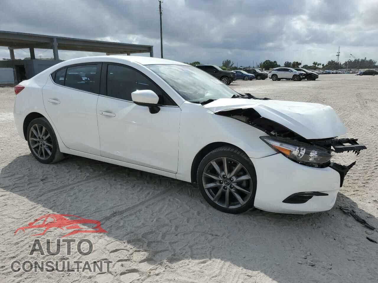 MAZDA 3 2018 - 3MZBN1V32JM254355