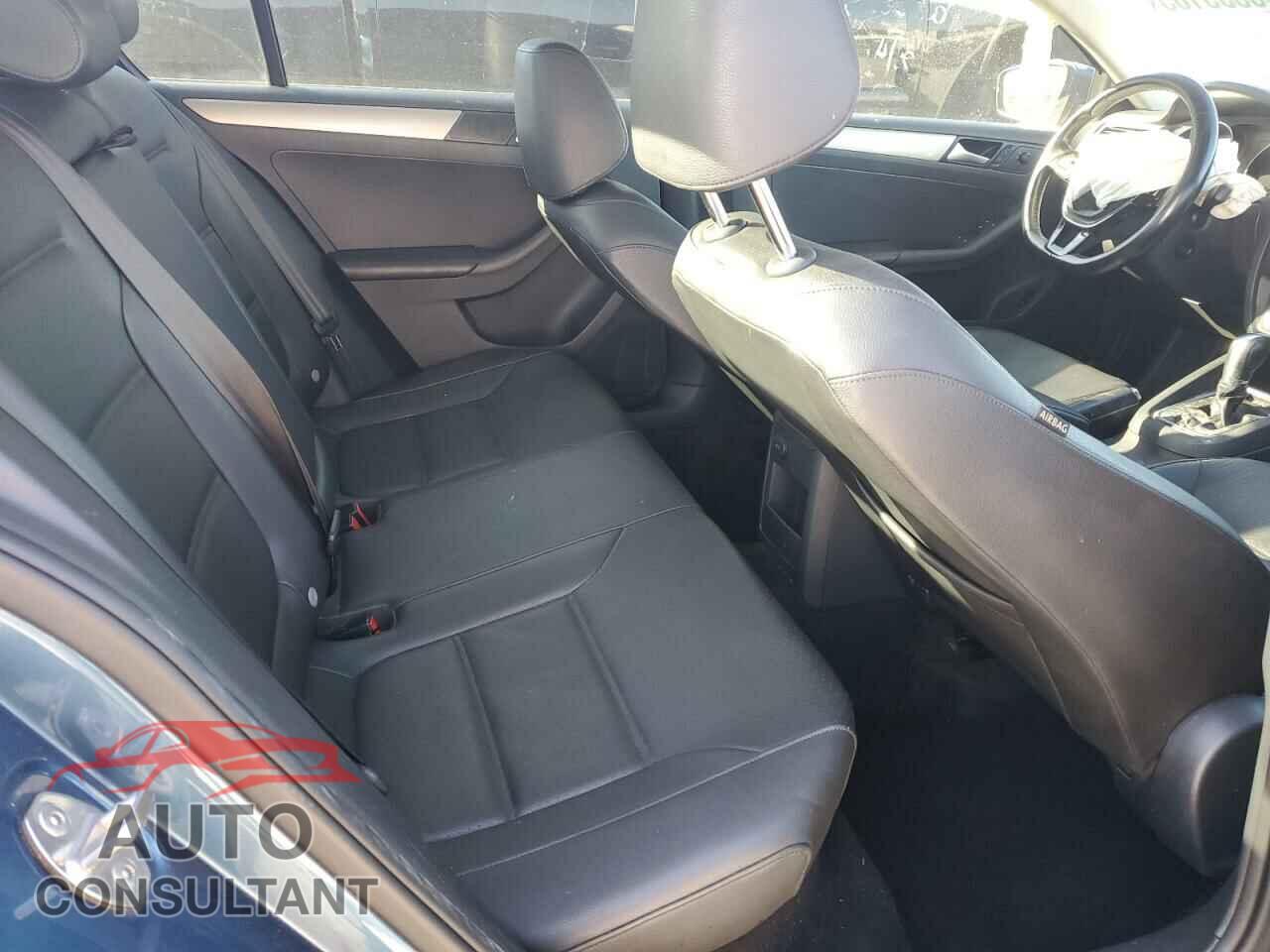 VOLKSWAGEN JETTA 2017 - 3VWDB7AJ9HM250127