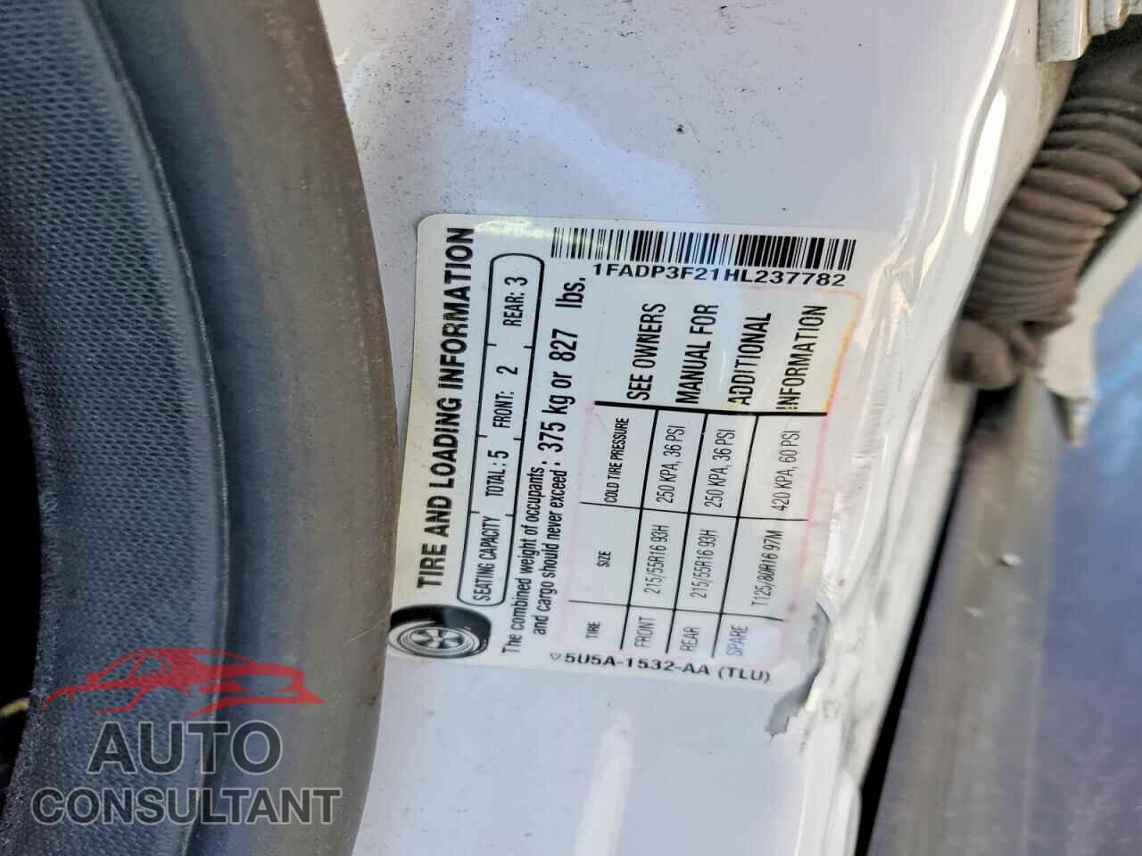FORD FOCUS 2017 - 1FADP3F21HL237782