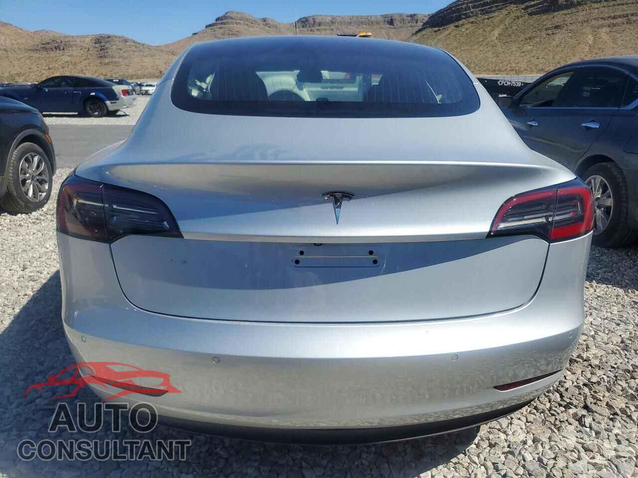 TESLA MODEL 3 2018 - 5YJ3E1EA1JF007872