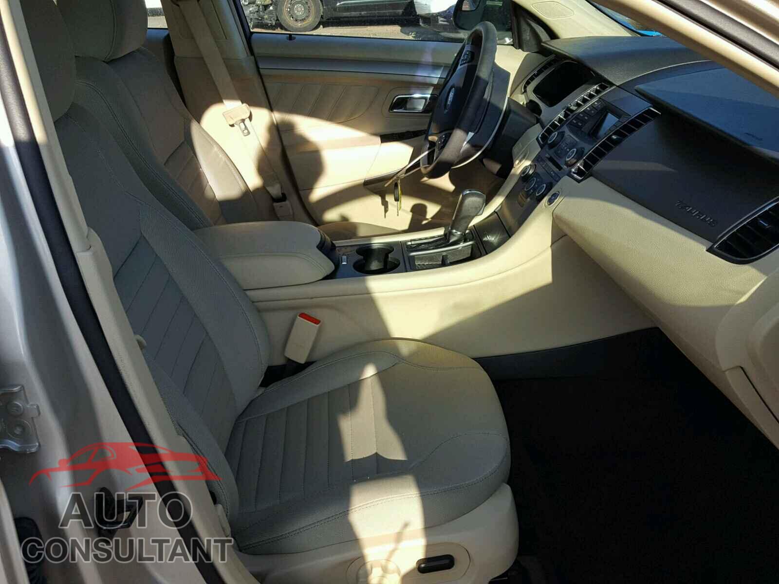 FORD TAURUS 2017 - 1FAHP2D84HG146081