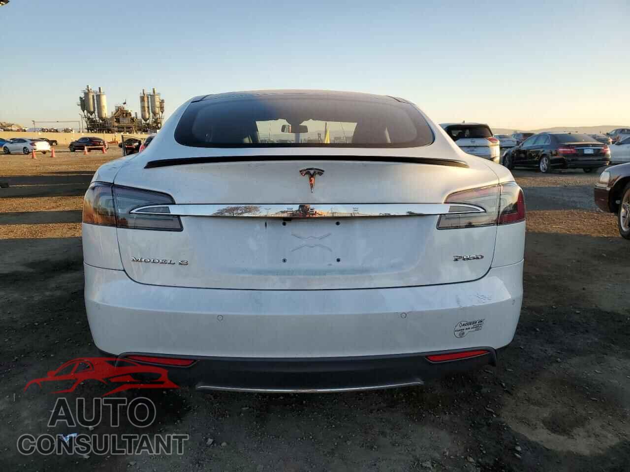 TESLA MODEL S 2015 - 5YJSA4H46FF096747