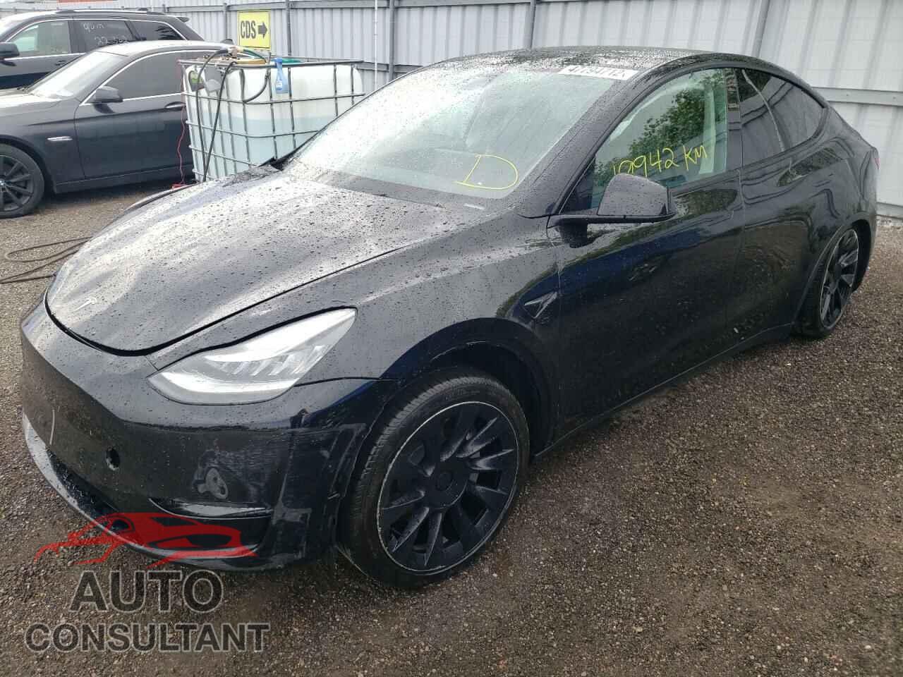 TESLA MODEL Y 2021 - 5YJYGDED5MF126167