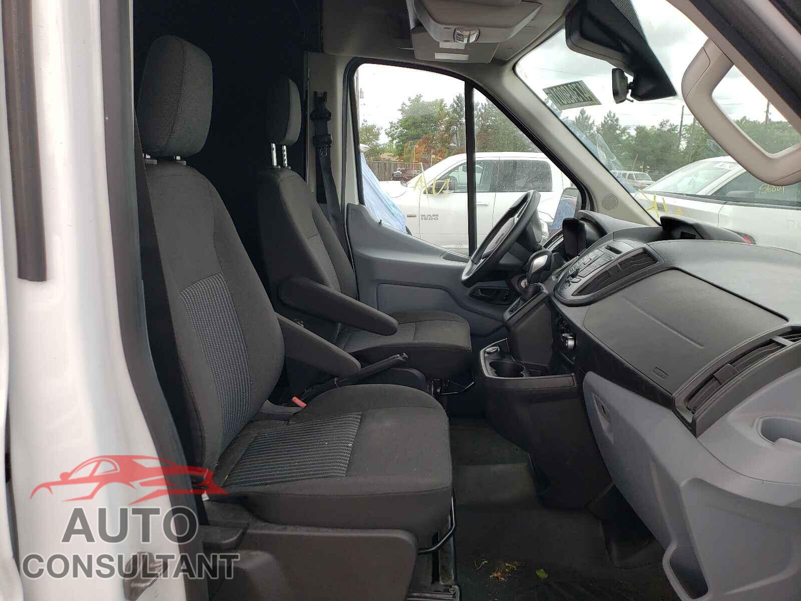 FORD TRANSIT CO 2019 - 1FTYR2CM0KKB83555