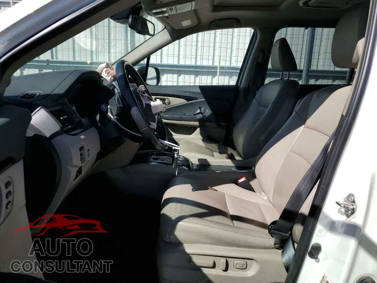 HONDA PILOT 2017 - 5FNYF6H91HB007611