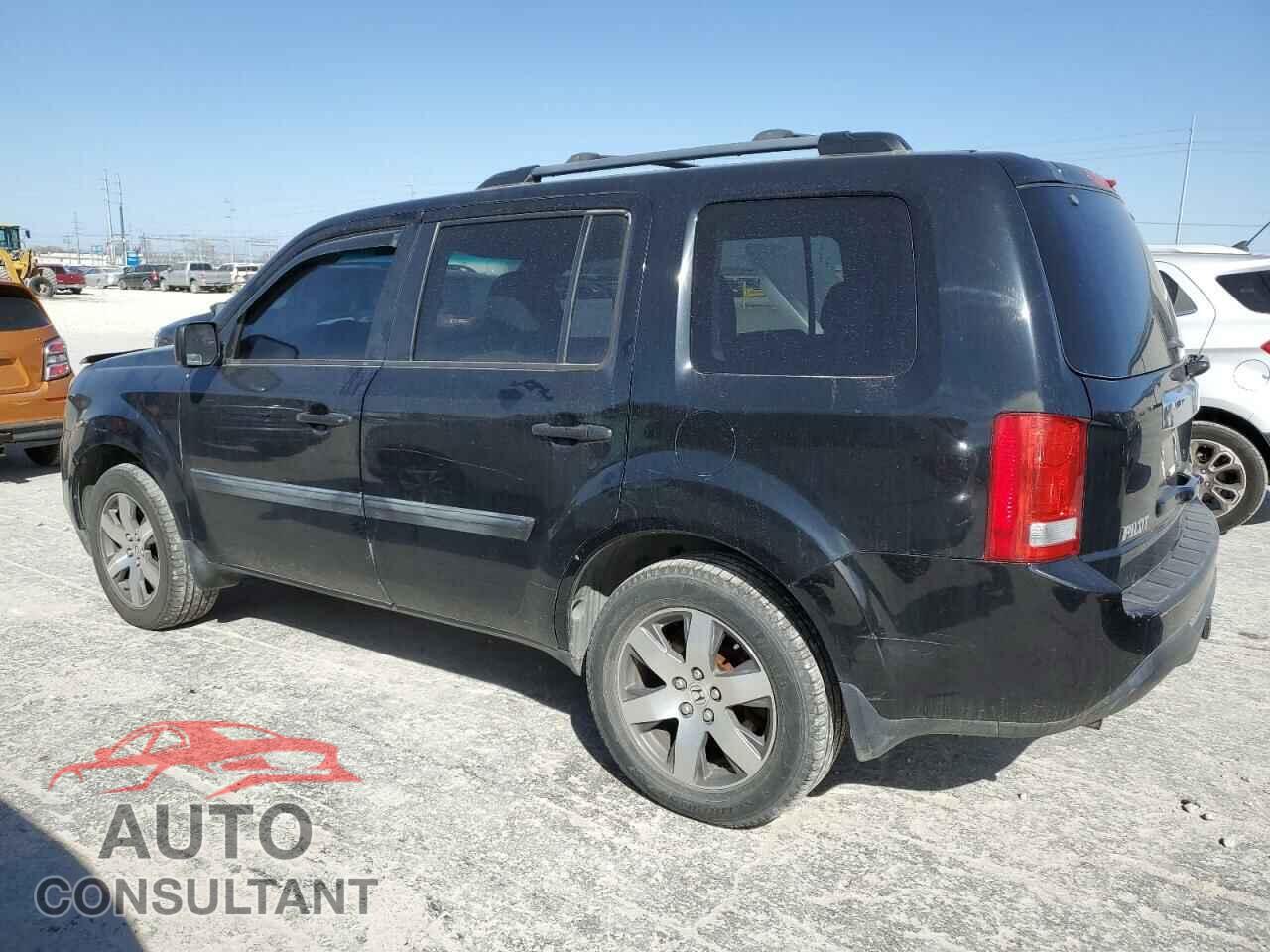 HONDA PILOT 2013 - 5FNYF4H28DB033124