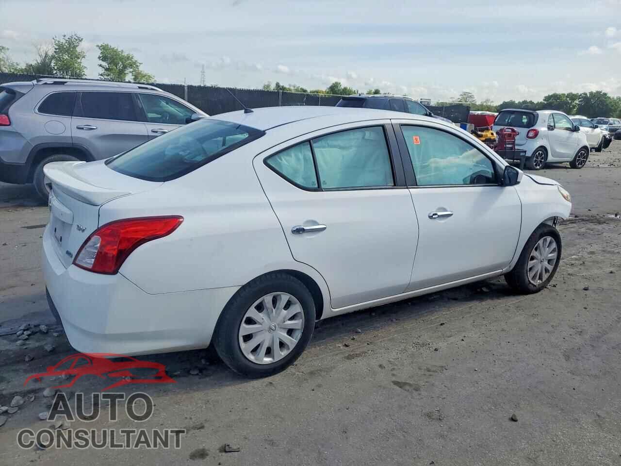 NISSAN VERSA 2019 - 3N1CN7AP3KL852810