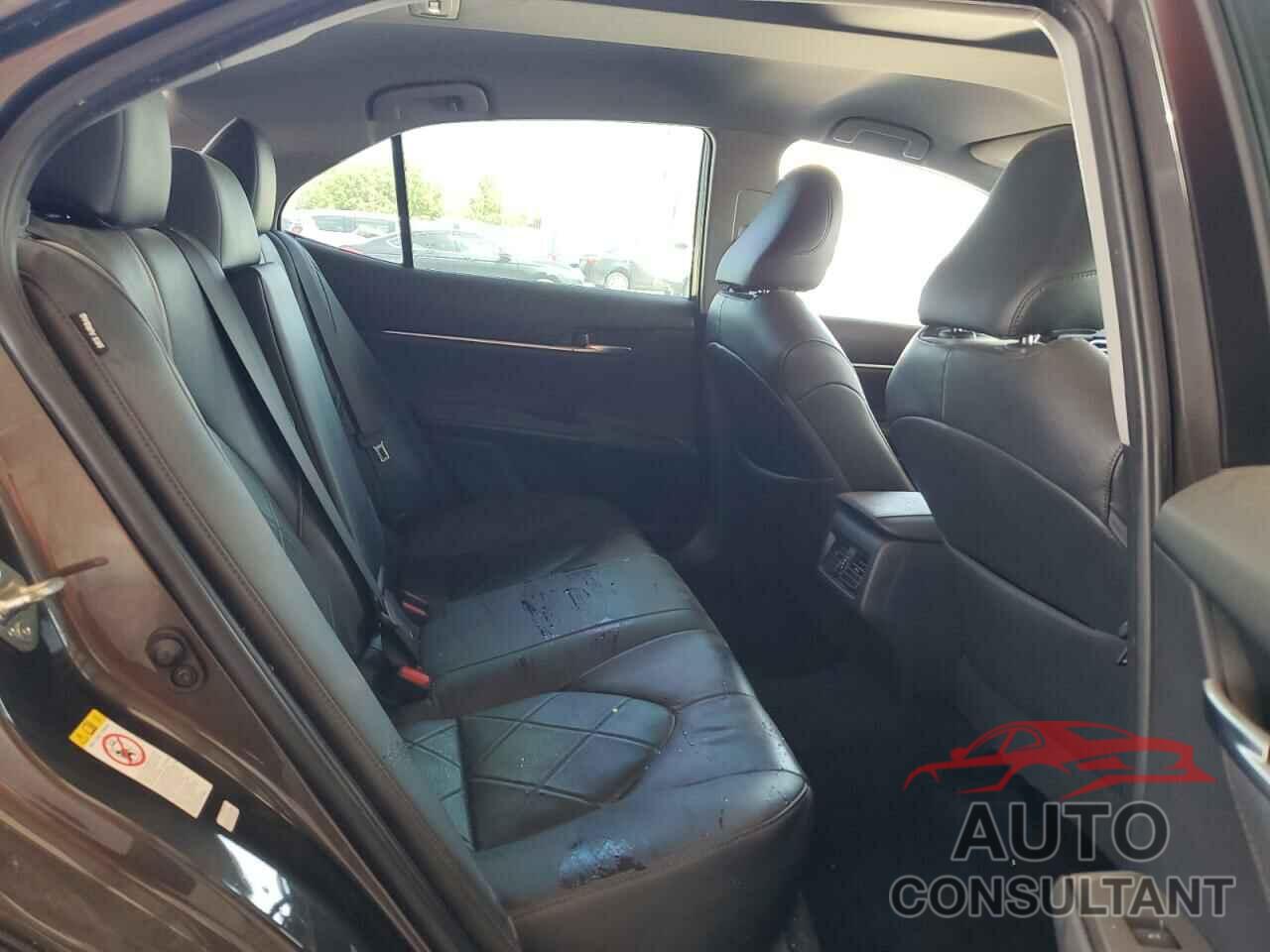 TOYOTA CAMRY 2018 - 4T1B11HK4JU065537