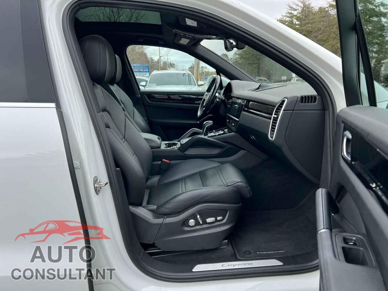 PORSCHE CAYENNE 2019 - WP1AA2AY0KDA14301