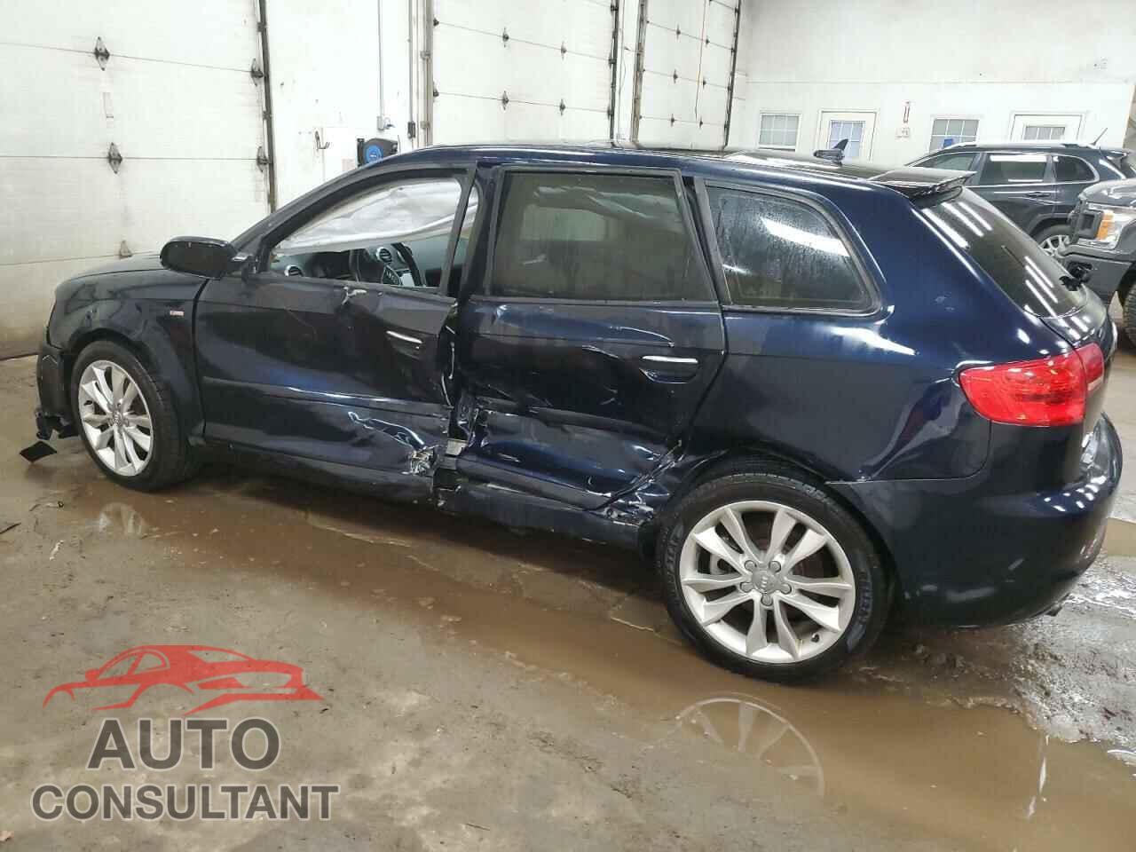 AUDI A3 2011 - WAUDFAFM9BA018278