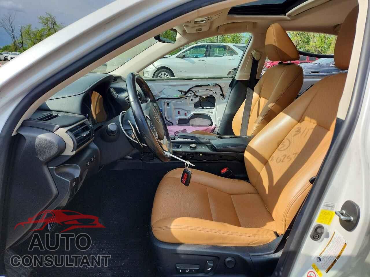 LEXUS IS 2017 - JTHCM1D22H5025711