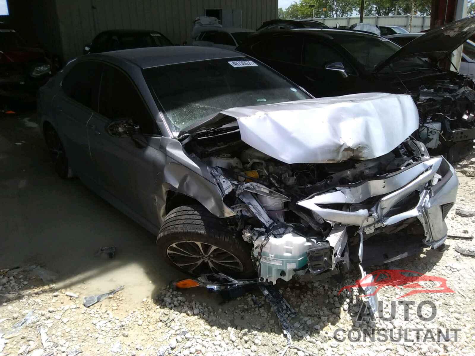 TOYOTA CAMRY 2018 - 4T1B11HK6JU623825