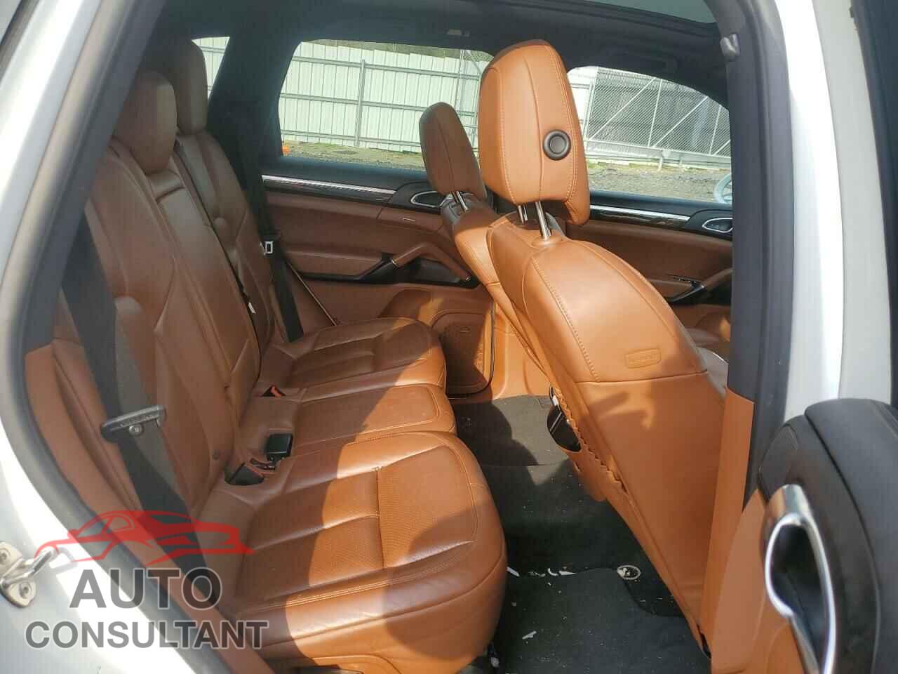 PORSCHE CAYENNE 2017 - WP1AA2A28HKA83947