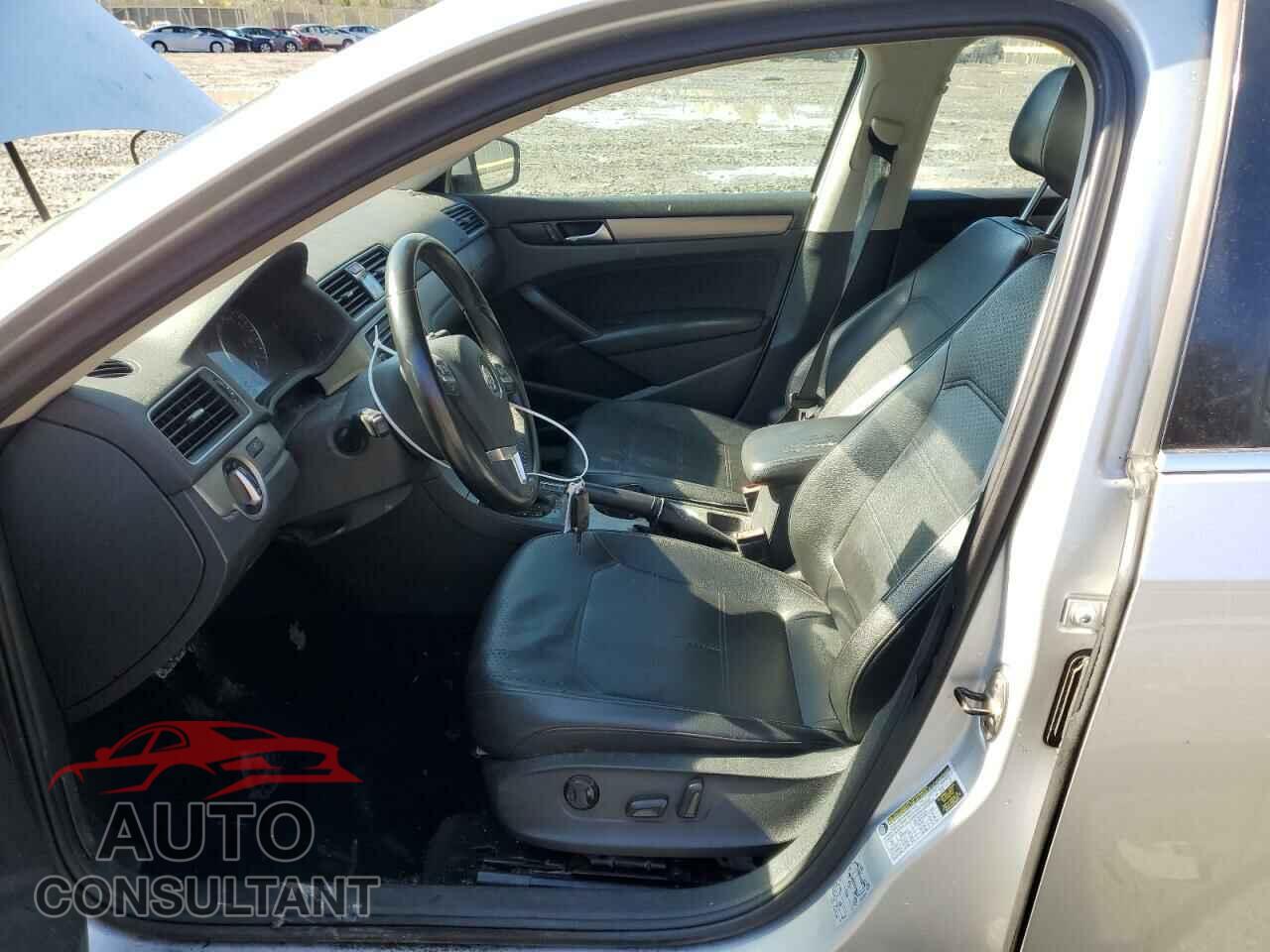 VOLKSWAGEN PASSAT 2014 - 1VWBP7A31EC001876