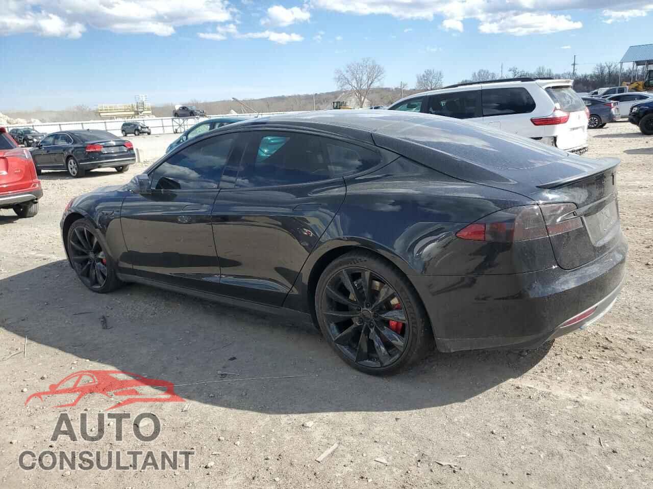 TESLA MODEL S 2016 - 5YJSA1E44GF121309