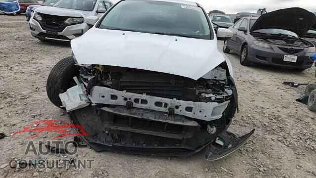 FORD FOCUS 2015 - 1FADP3K23FL255753