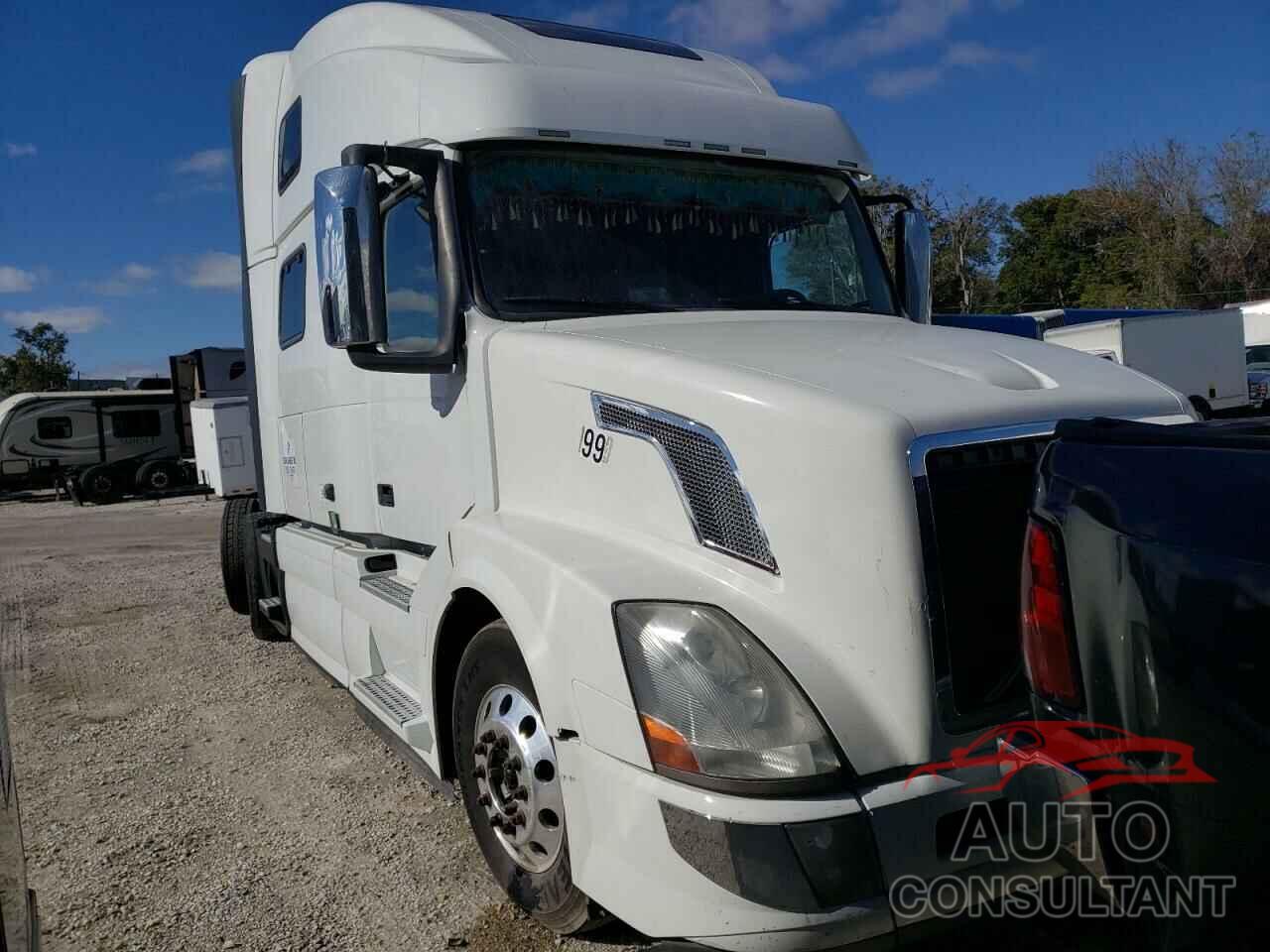 VOLVO VN 2018 - 4V4NC9TH5JN892208