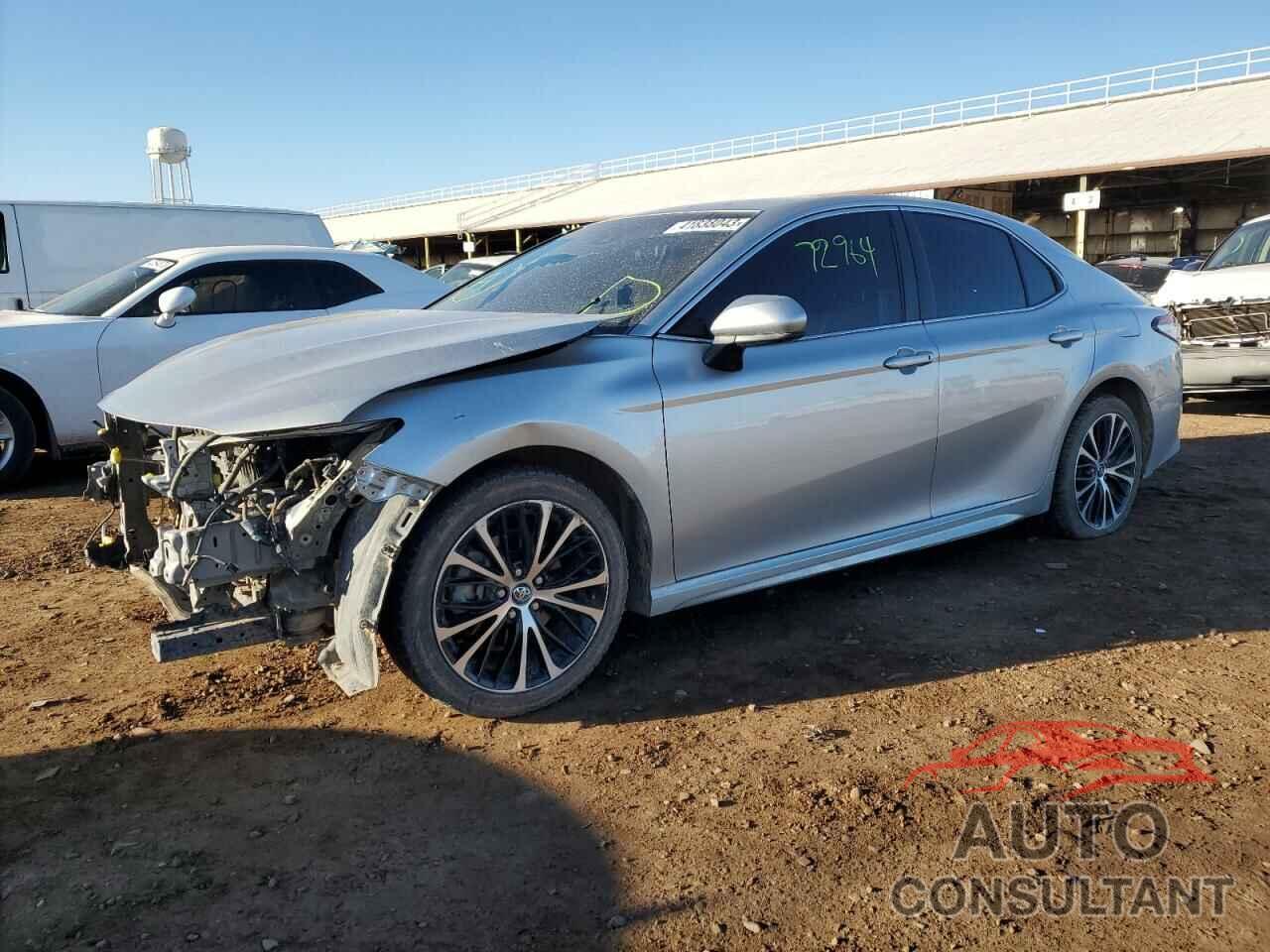 TOYOTA CAMRY 2018 - 4T1B11HK1JU554865