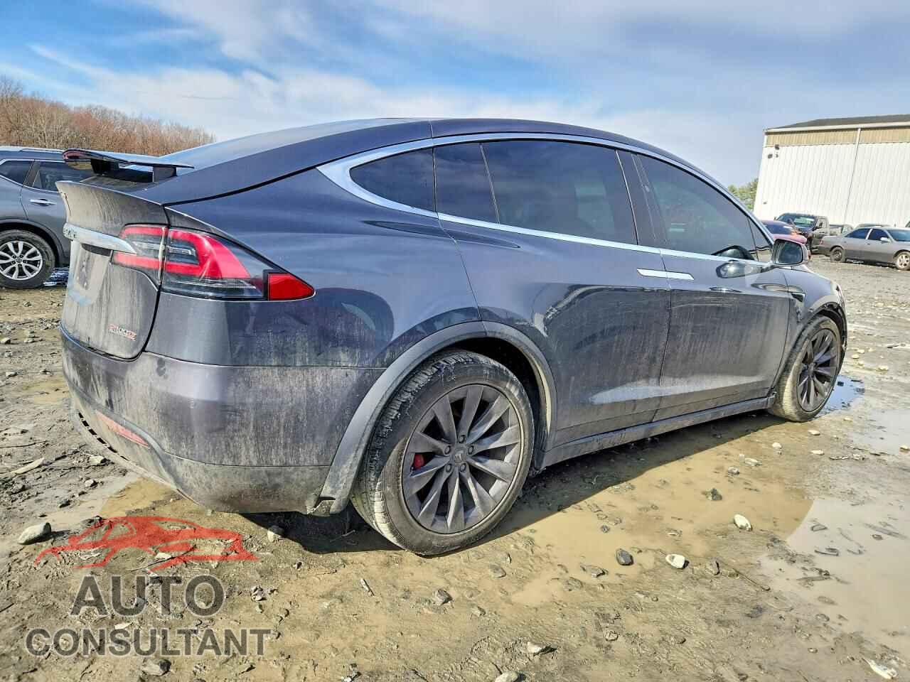TESLA MODEL X 2017 - 5YJXCBE43HF076001