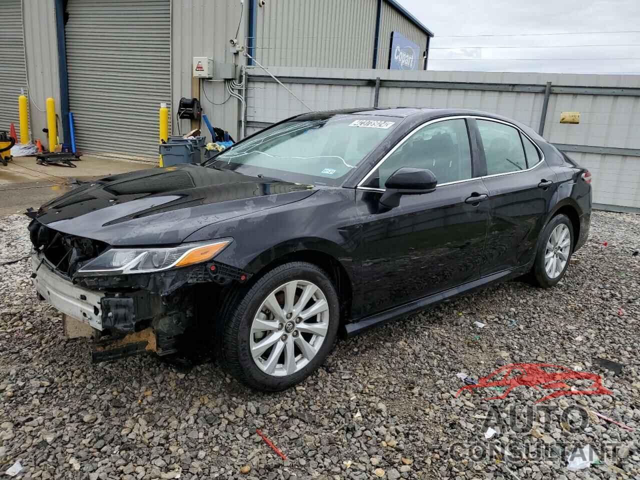 TOYOTA CAMRY 2018 - 4T1B11HK5JU589019