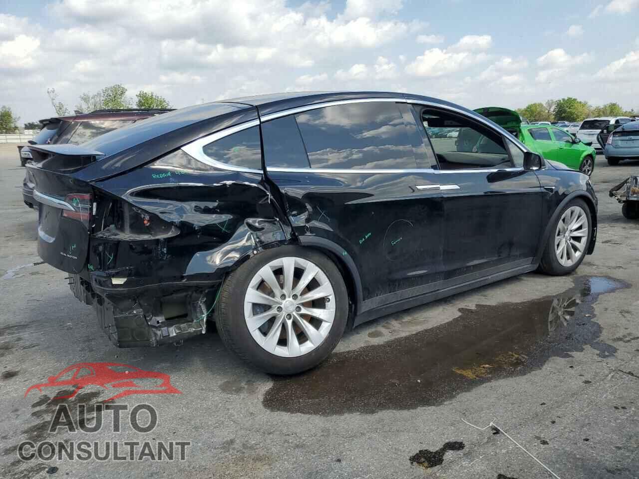 TESLA MODEL X 2021 - 5YJXCBE2XMF324558