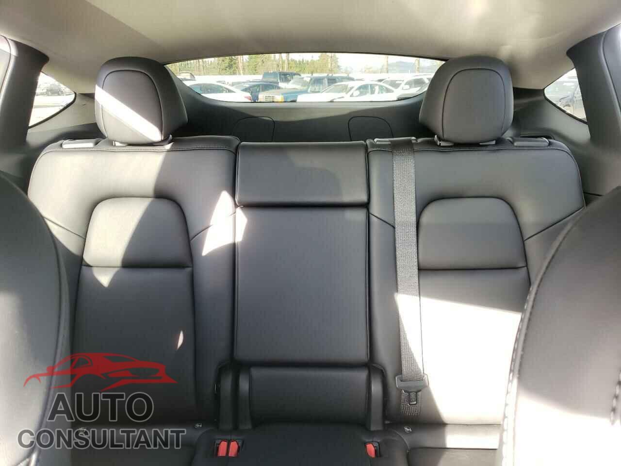 TESLA MODEL Y 2022 - 7SAYGDEE9NF437095