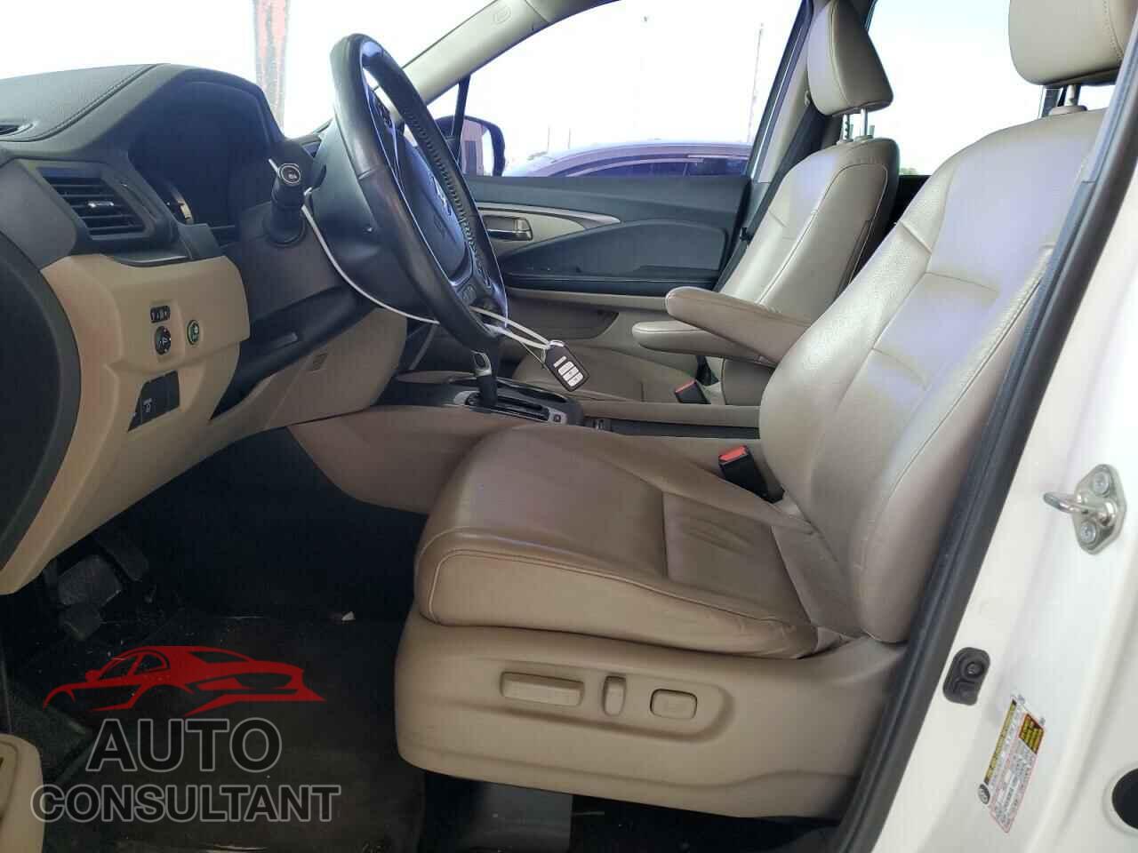 HONDA RIDGELINE 2017 - 5FPYK2F65HB006515