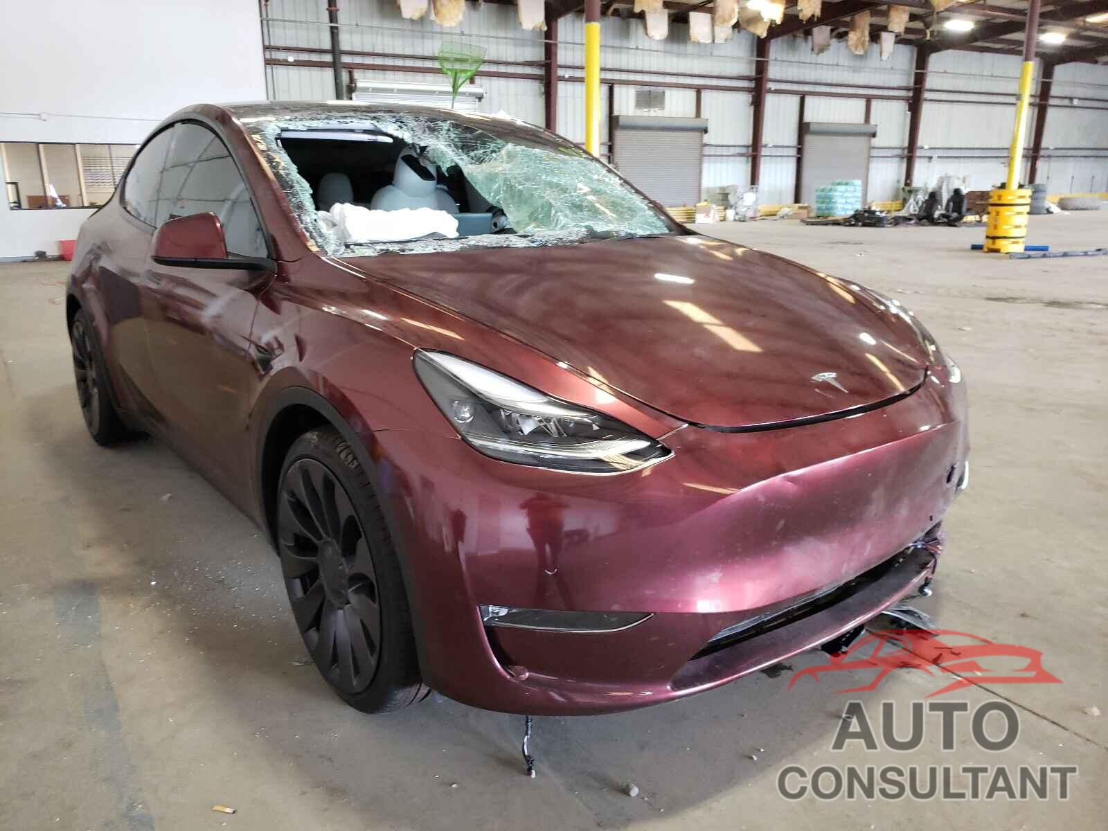 TESLA MODEL Y 2021 - 5YJYGDEFXMF124609