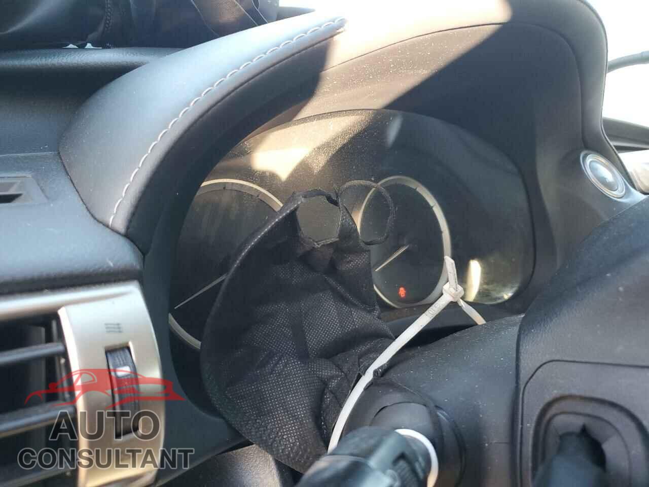 LEXUS IS 2015 - JTHBF1D21F5072103