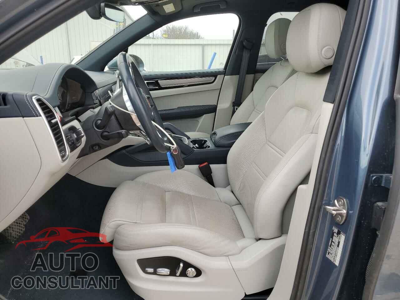 PORSCHE CAYENNE 2020 - WP1AA2AY1LDA00568