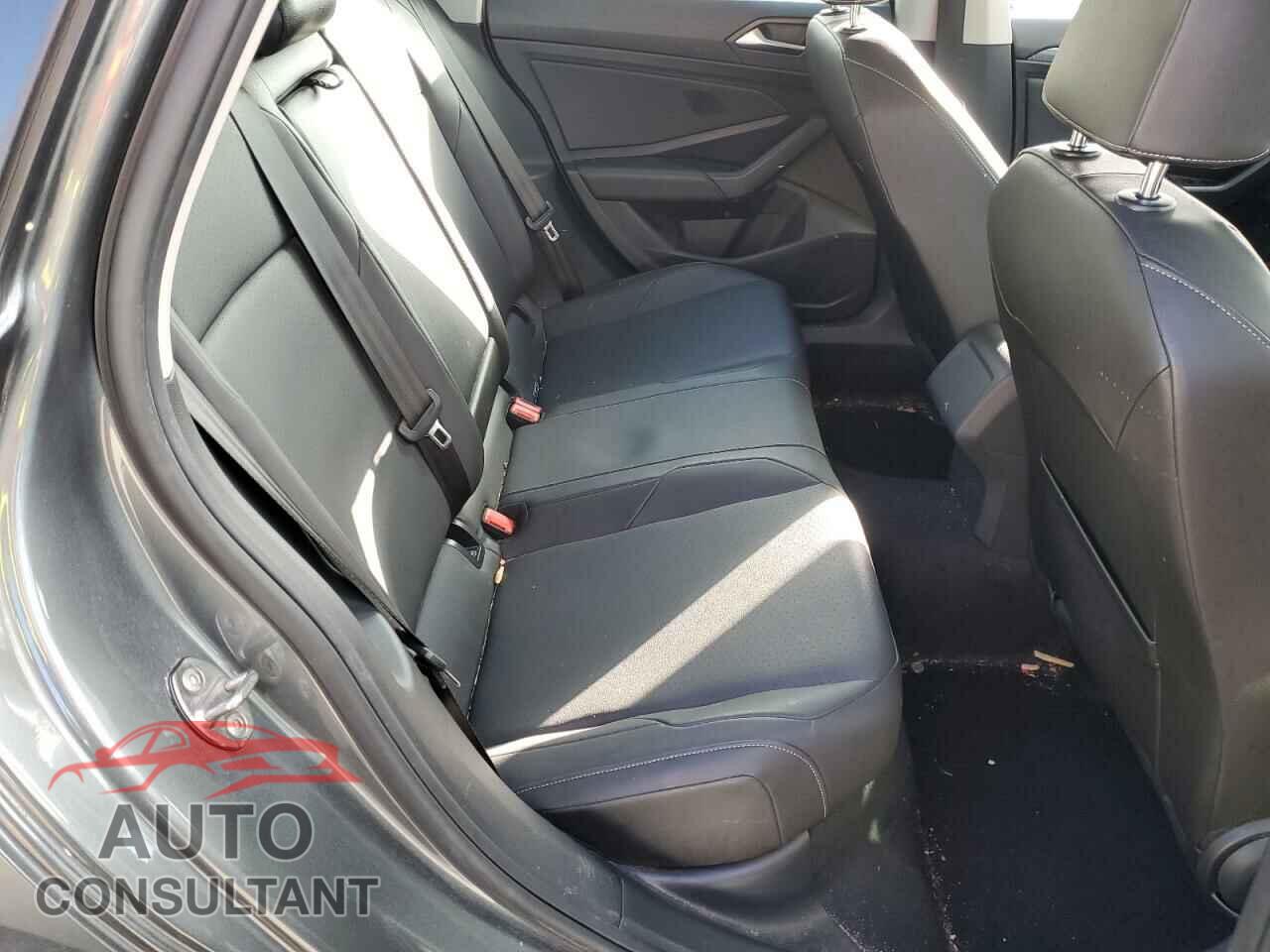 VOLKSWAGEN JETTA 2019 - 3VWEB7BU3KM202031