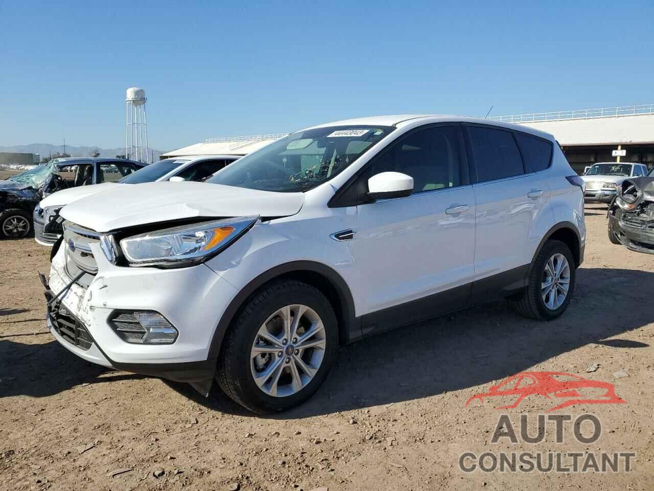 FORD ESCAPE 2017 - 1FMCU0G99HUE16585