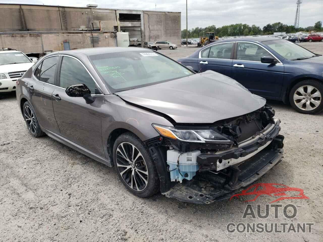 TOYOTA CAMRY 2018 - 4T1B11HK7JU103939