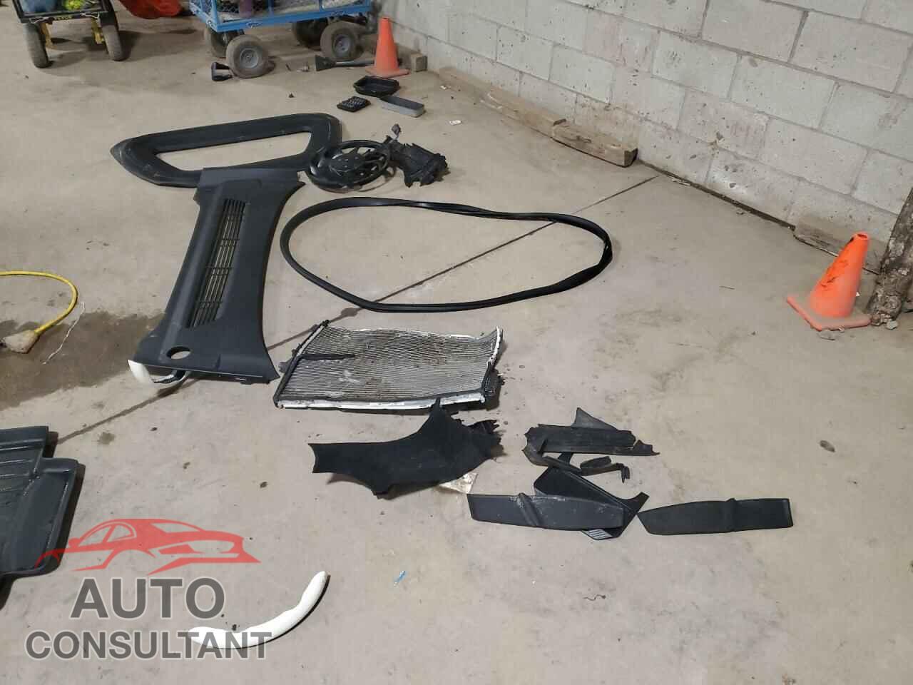 TESLA MODEL Y 2023 - 7SAYGDEE7PF699992