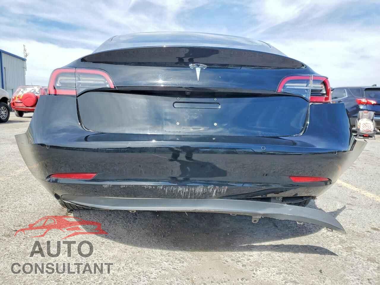 TESLA MODEL 3 2018 - 5YJ3E1EA5JF045167