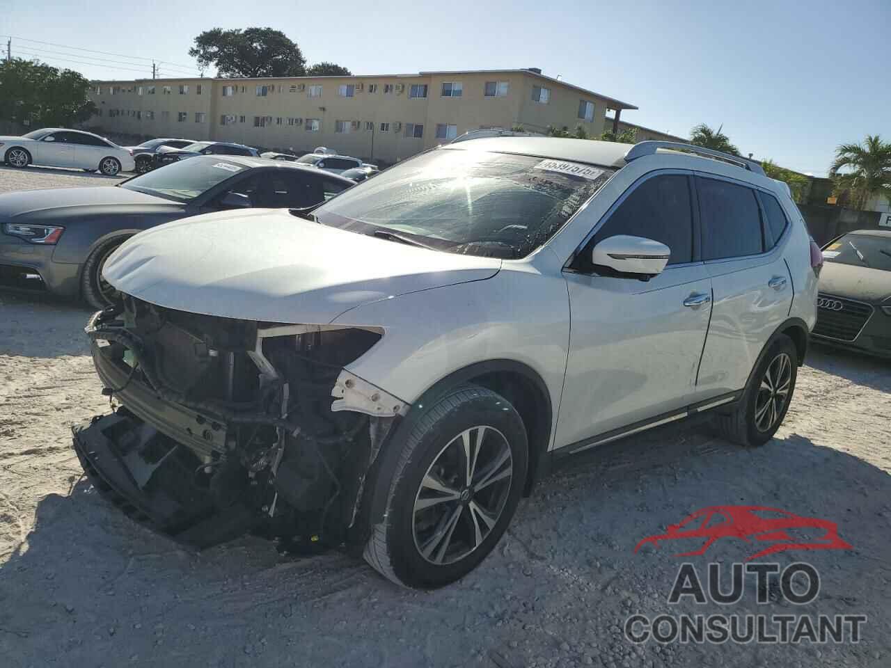 NISSAN ROGUE 2017 - 5N1AT2MT1HC818371