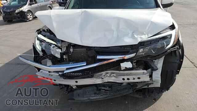 HONDA PILOT 2017 - 5FNYF6H97HB068929