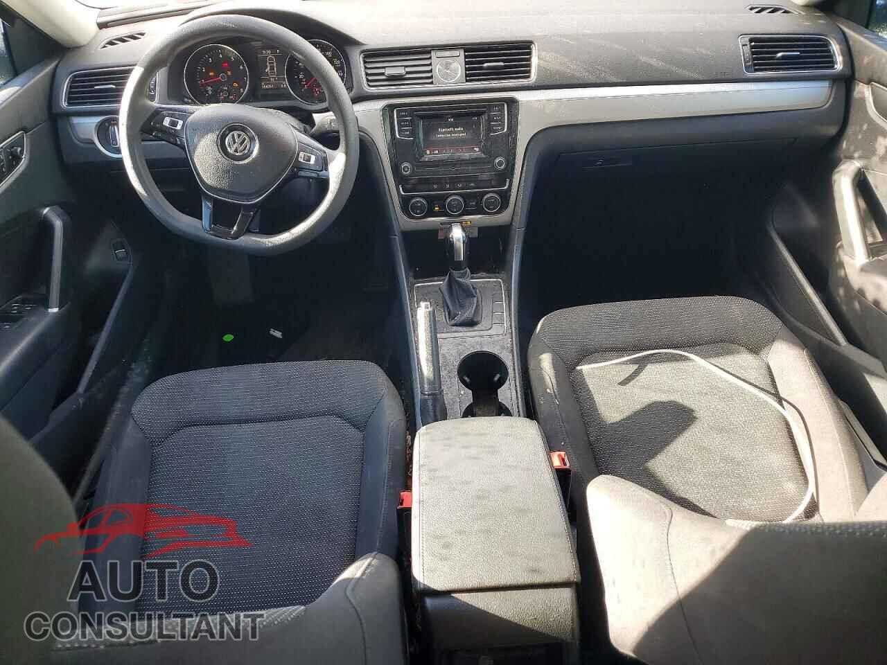 VOLKSWAGEN PASSAT 2017 - 1VWAT7A3XHC077995