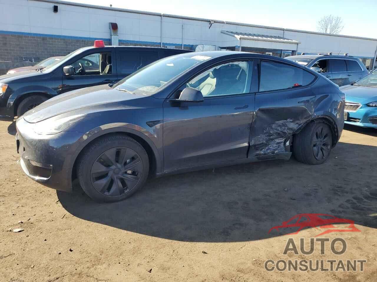 TESLA MODEL Y 2024 - 7SAYGAEE6RF170406