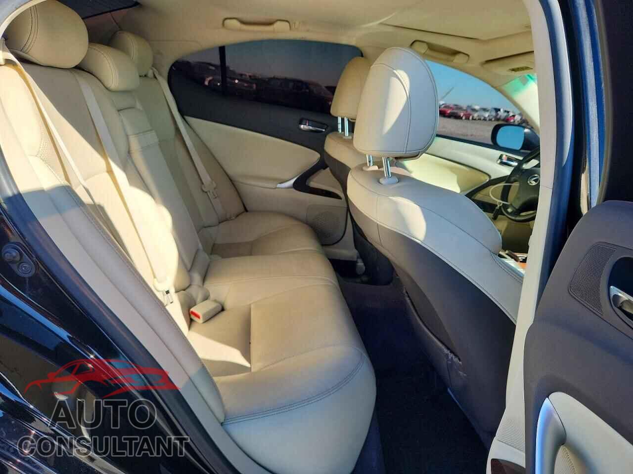 LEXUS IS 2012 - JTHCF5C27C5059185