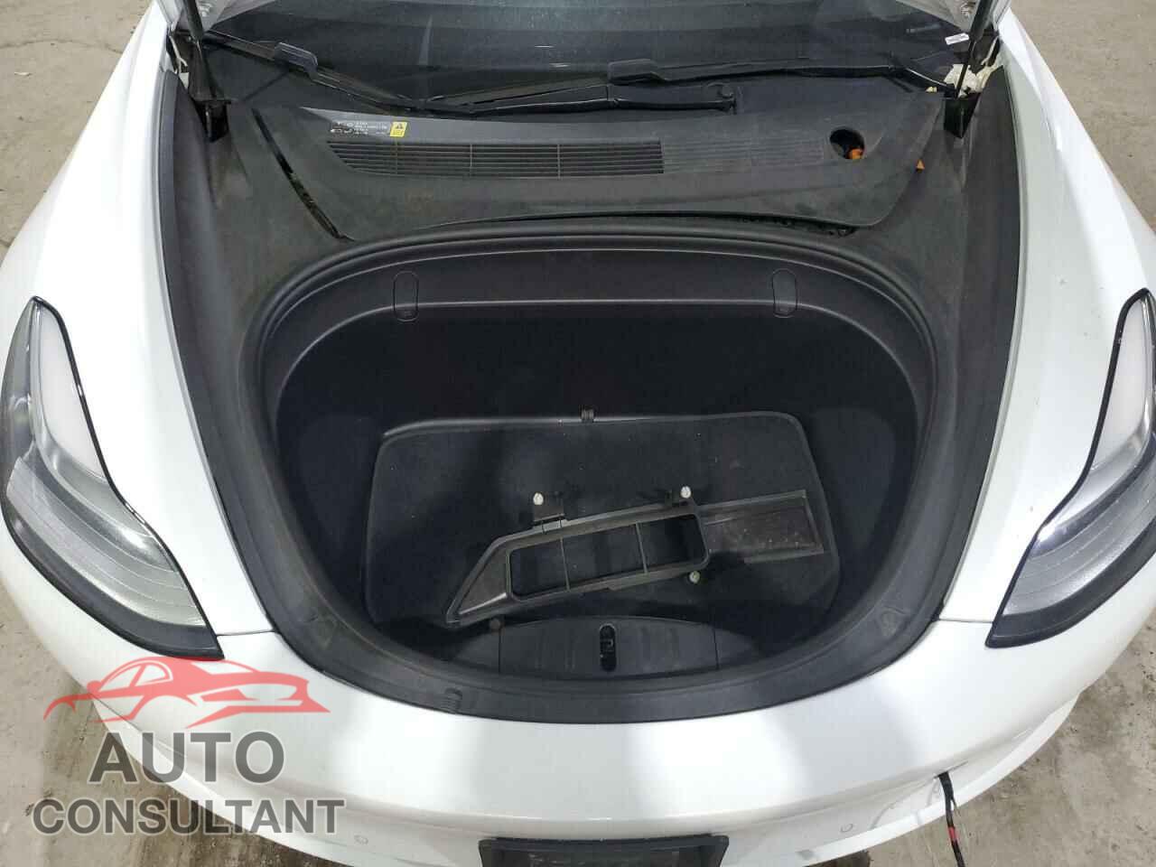 TESLA MODEL 3 2018 - 5YJ3E1EB4JF067508
