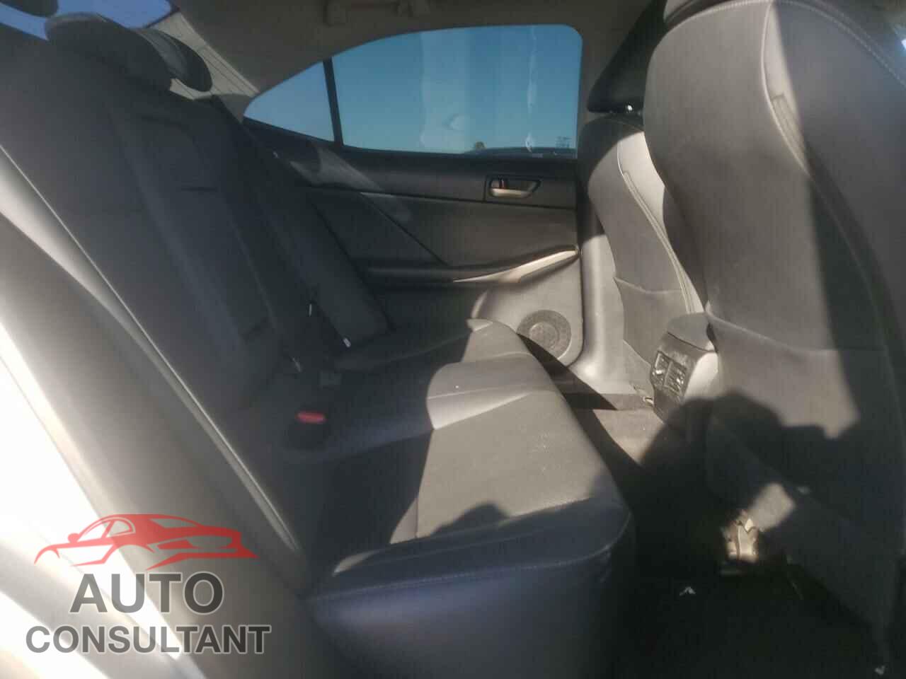 LEXUS IS 2017 - JTHBA1D27H5042749