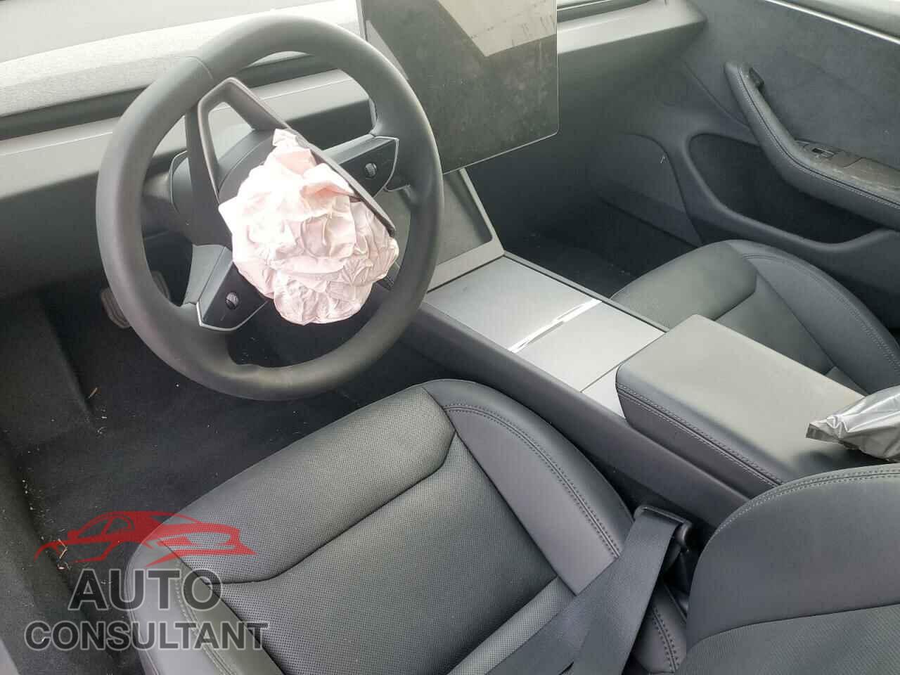 TESLA MODEL 3 2024 - 5YJ3E1EB2RF734247