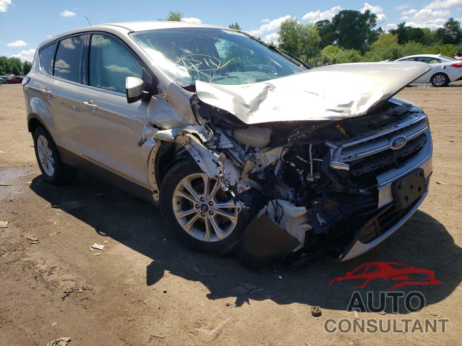 FORD ESCAPE 2017 - 1FMCU0GD2HUC32786