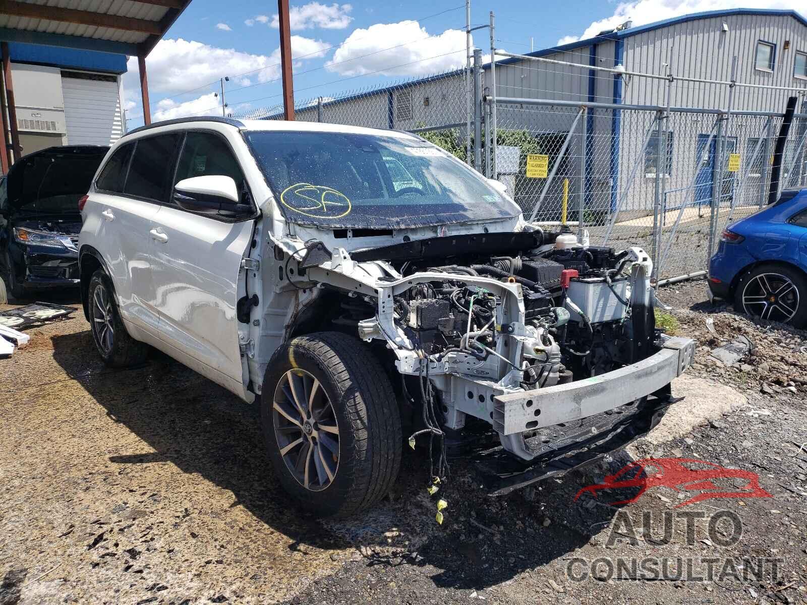 TOYOTA HIGHLANDER 2017 - 5TDJZRFH2HS370760