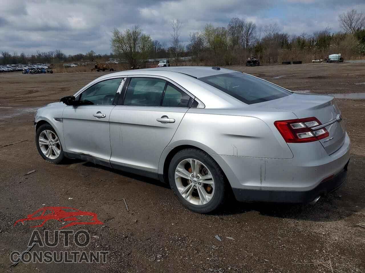 FORD TAURUS 2018 - 1FAHP2E86JG112227