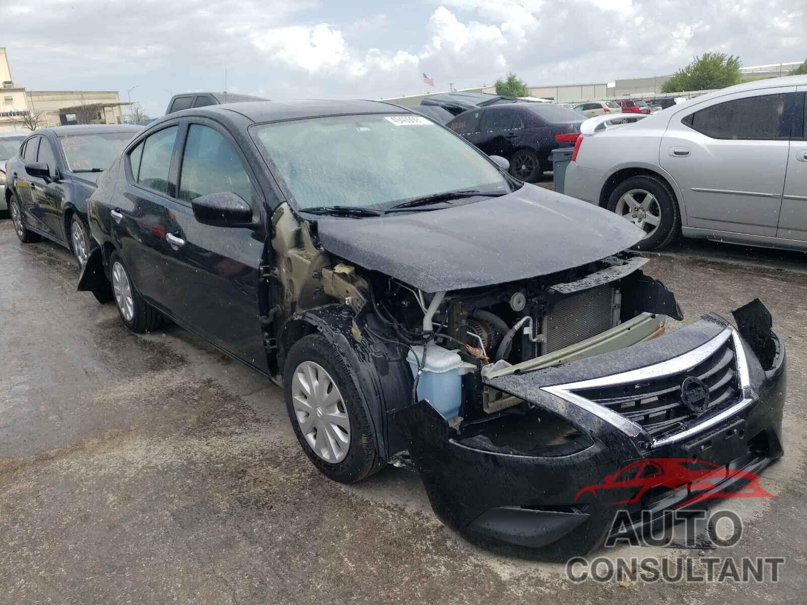 NISSAN VERSA 2017 - 3N1CN7AP9HL812031
