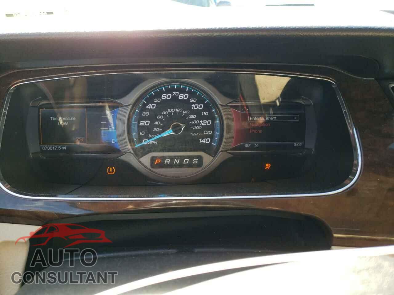 FORD TAURUS 2018 - 1FAHP2F80JG110178
