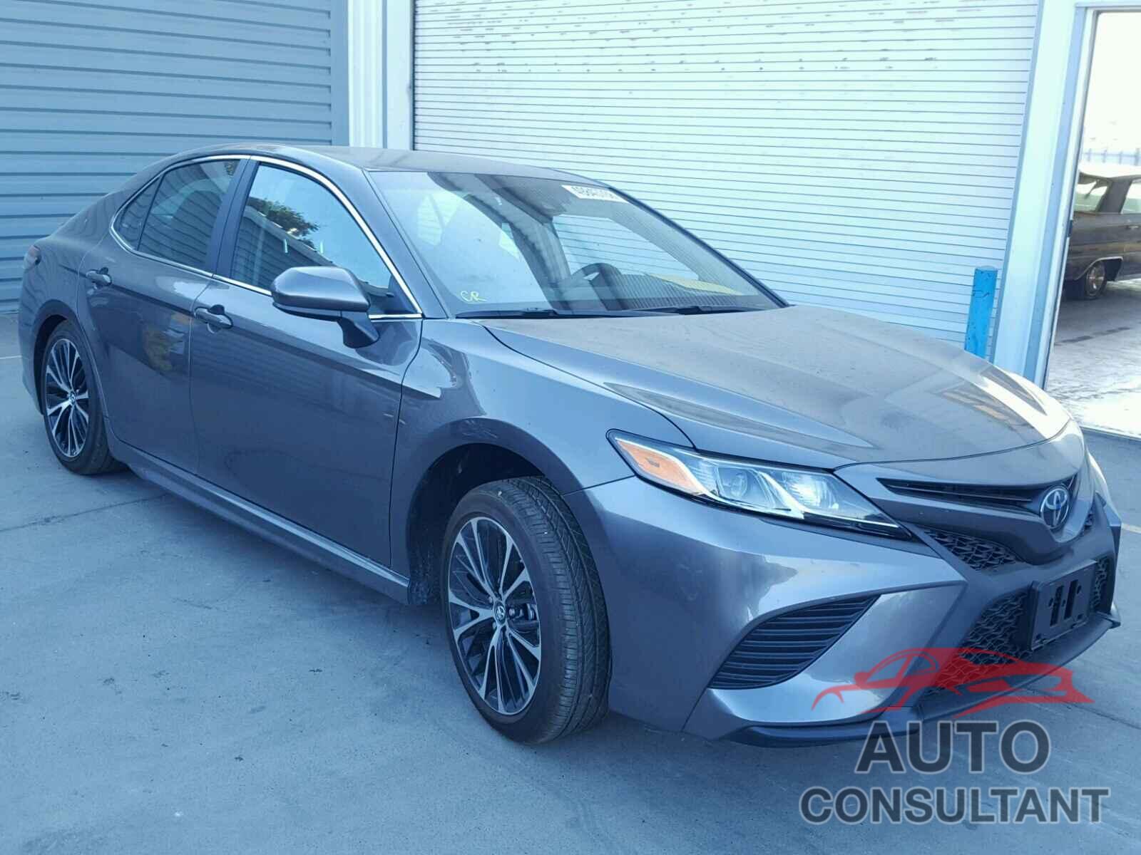 TOYOTA CAMRY 2018 - 4T1B11HK7JU648376