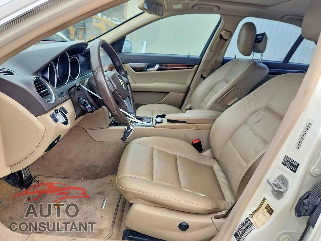 MERCEDES-BENZ C-CLASS 2012 - WDDGF4HB2CA631993